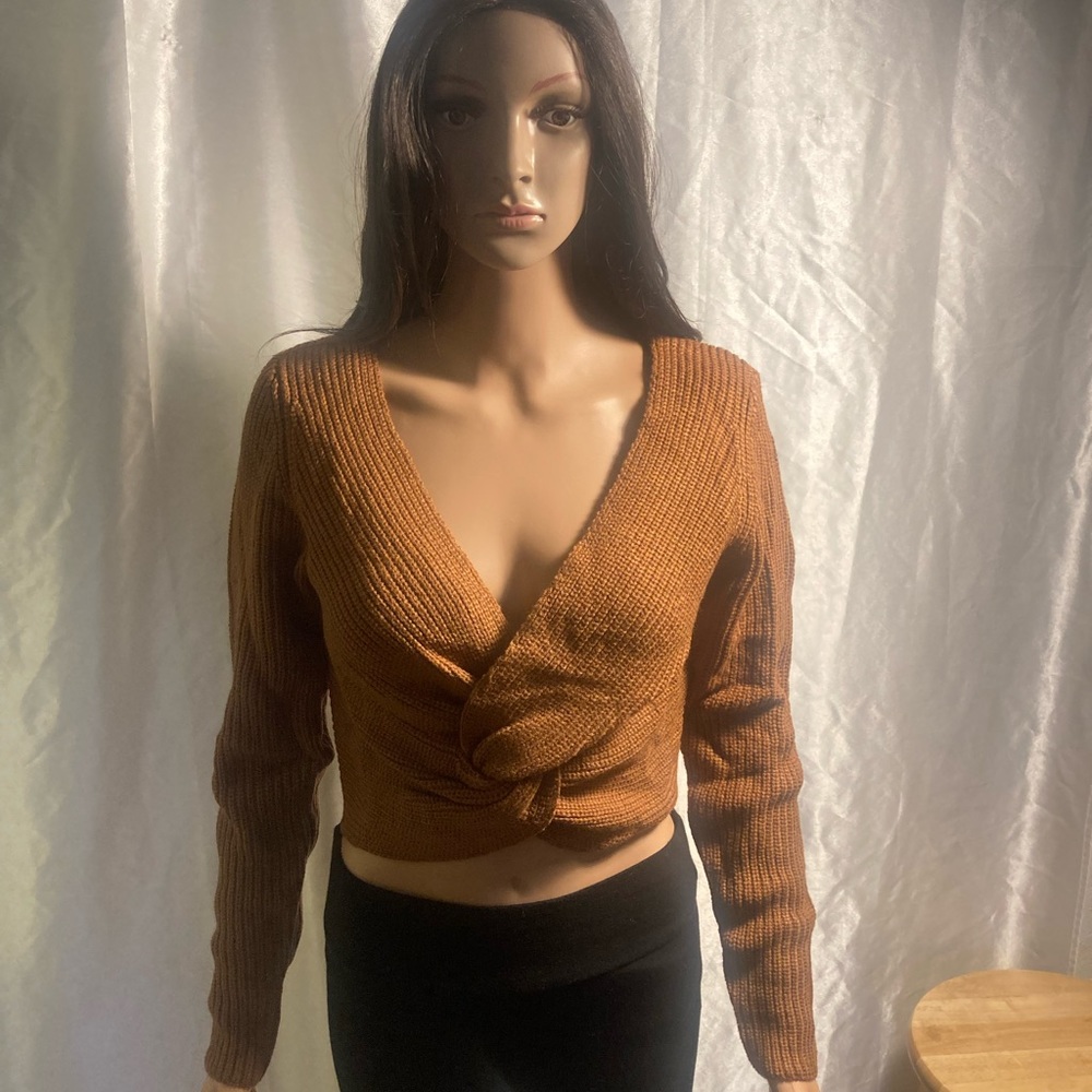 Rust long sleeve Twist in front Crop Sweater, NWT